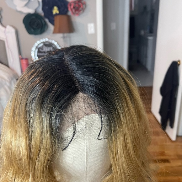 Wig - Picture 3 of 6